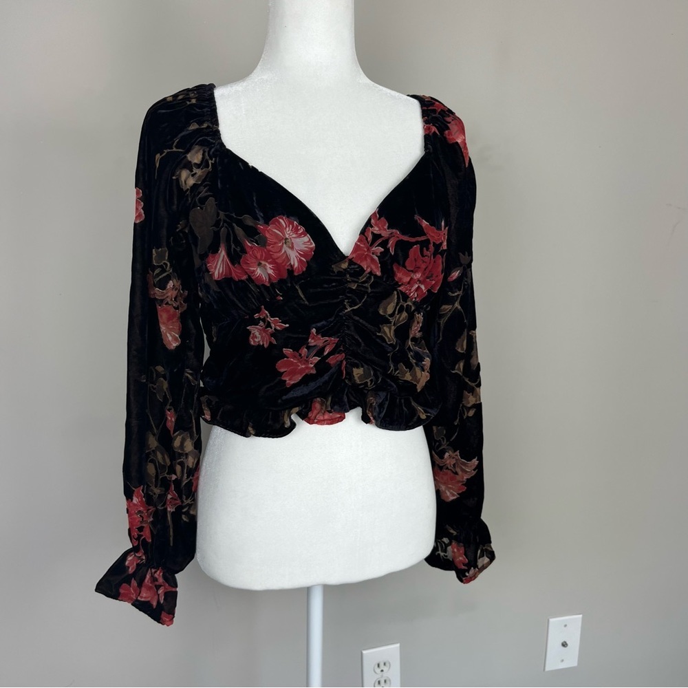 BY TOGETHER BURNOUT LONG SLEEVE VELOUR FLORAL CROP TOP SIZE MEDIUM - Picture 14 of 16